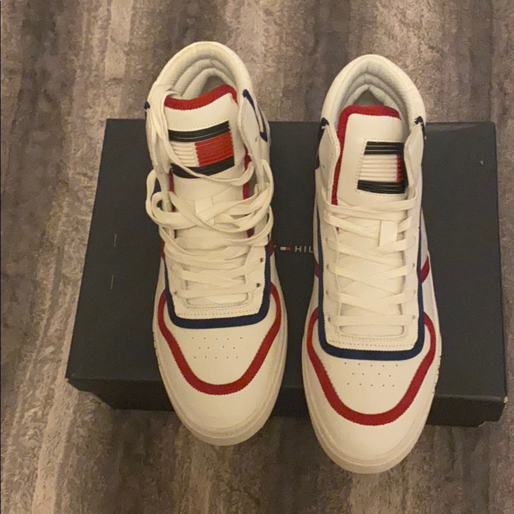 Tommy Hilfiger High top new size 9.5